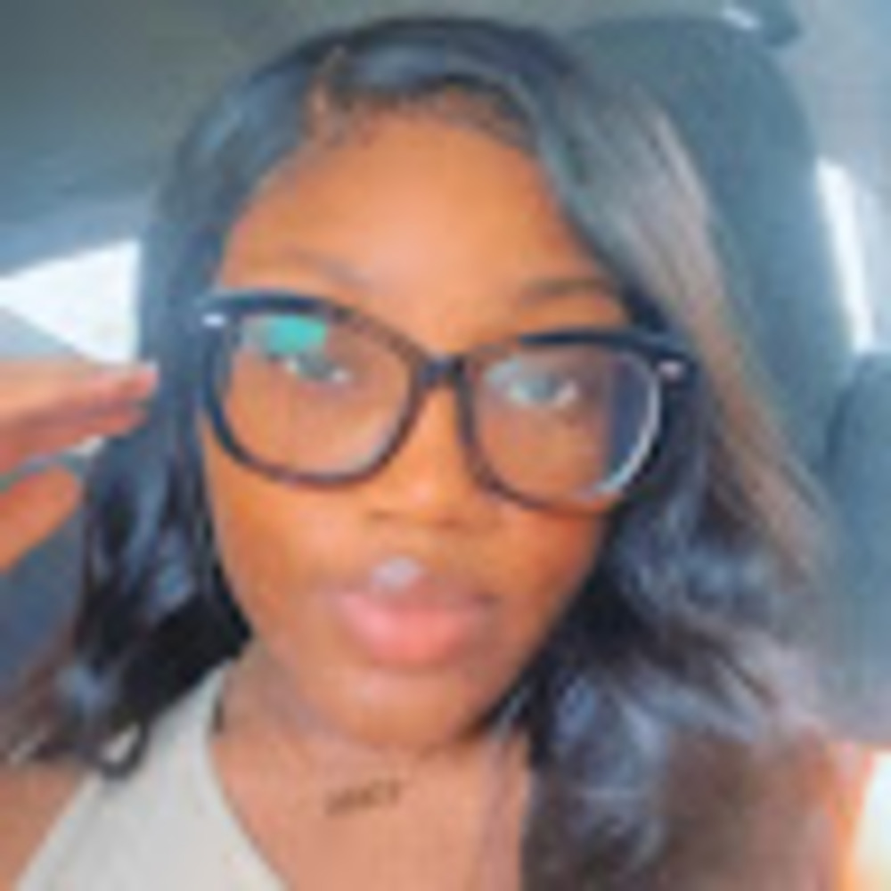 Meet your Posher, Nikki